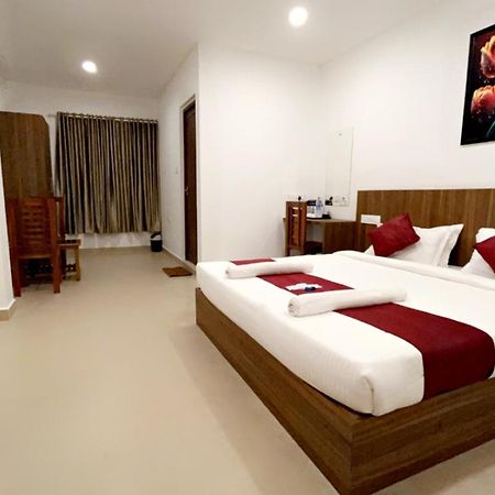 Hotel Dream Suite, Kattappana Exterior foto