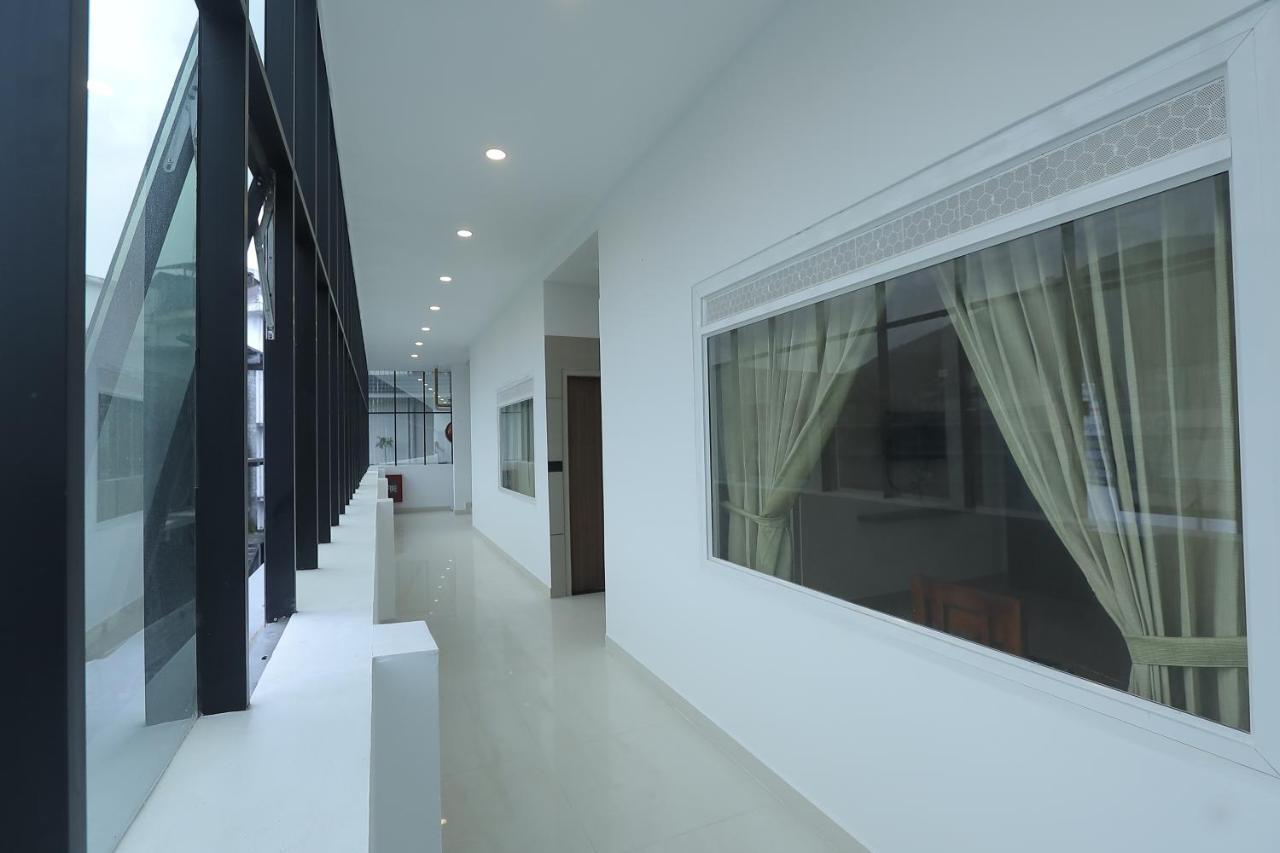 Hotel Dream Suite, Kattappana Exterior foto
