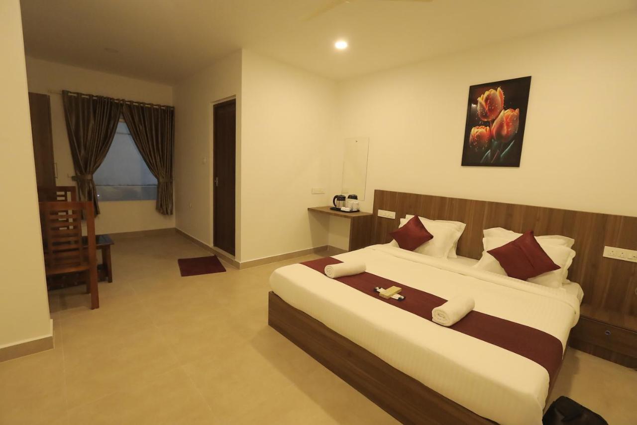 Hotel Dream Suite, Kattappana Exterior foto